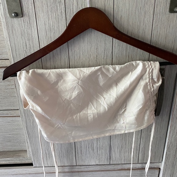 White Fox Boutique Crop Top - Used - Picture 5 of 7